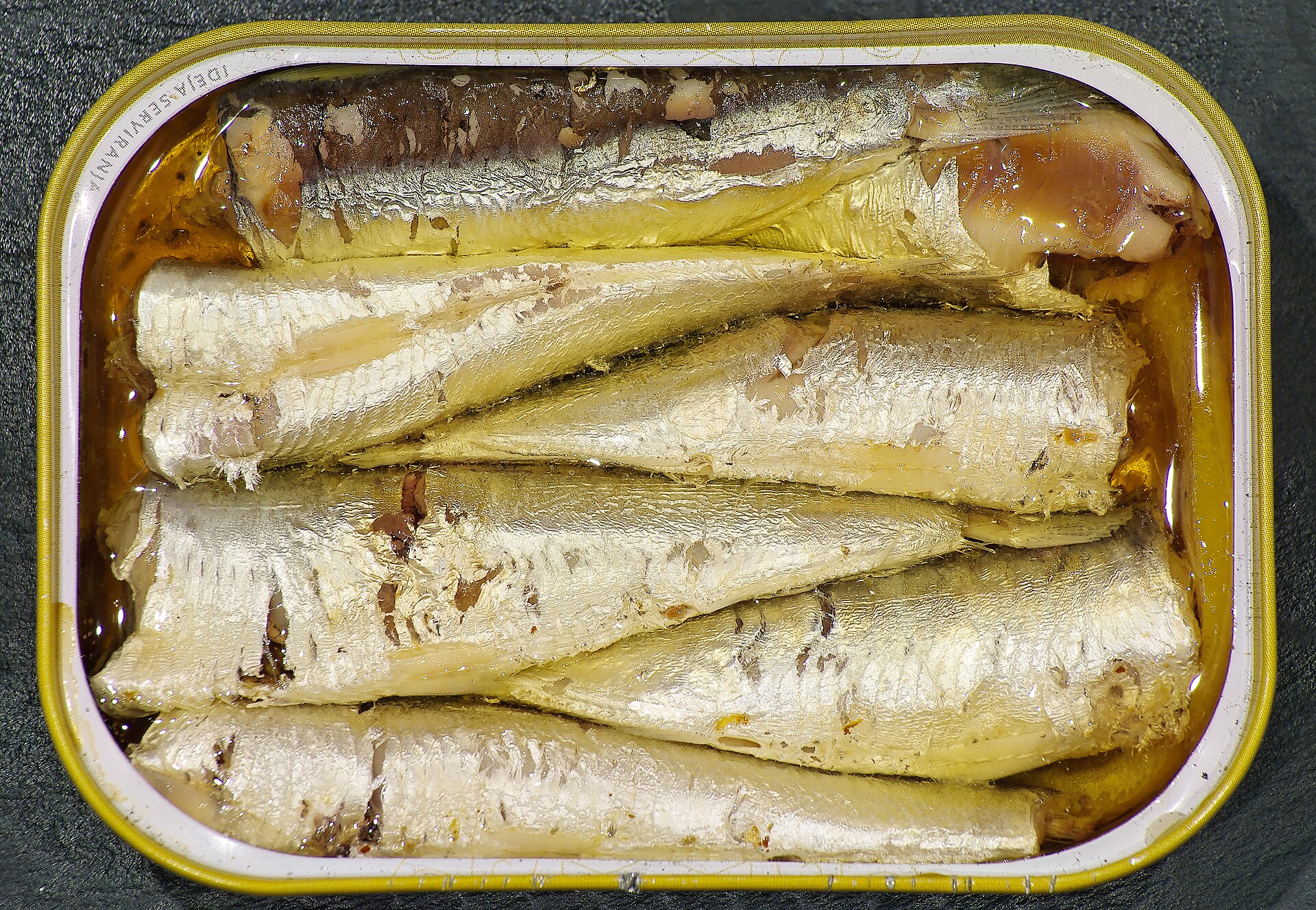 Canned sardines with lemon